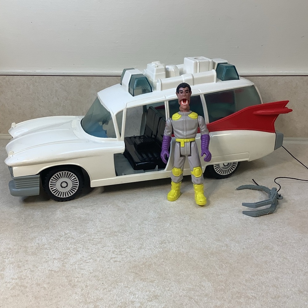 Original 1984 Ghostbusters Car and Action Figure - Incomplete / Missing Parts